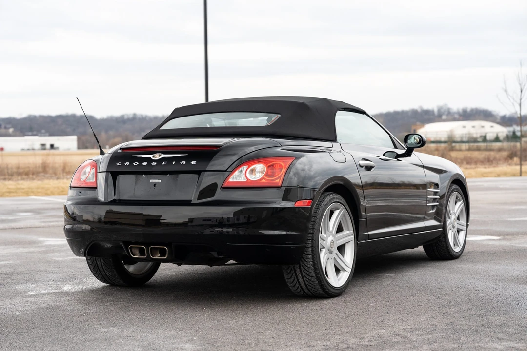 2005 Chrysler Crossfire - Image 28 of 31