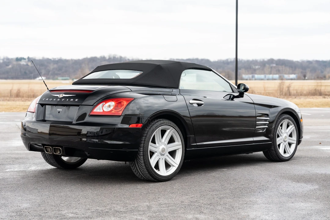 2005 Chrysler Crossfire - Image 30 of 31