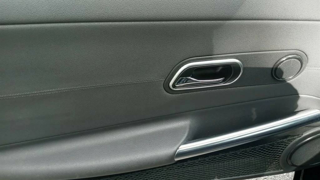 2005 Chrysler Crossfire - Image 7 of 13