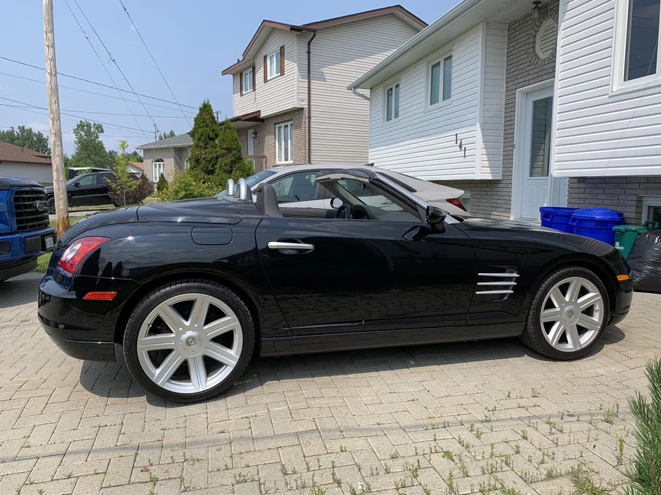 2005 Chrysler Crossfire - Image 24 of 31