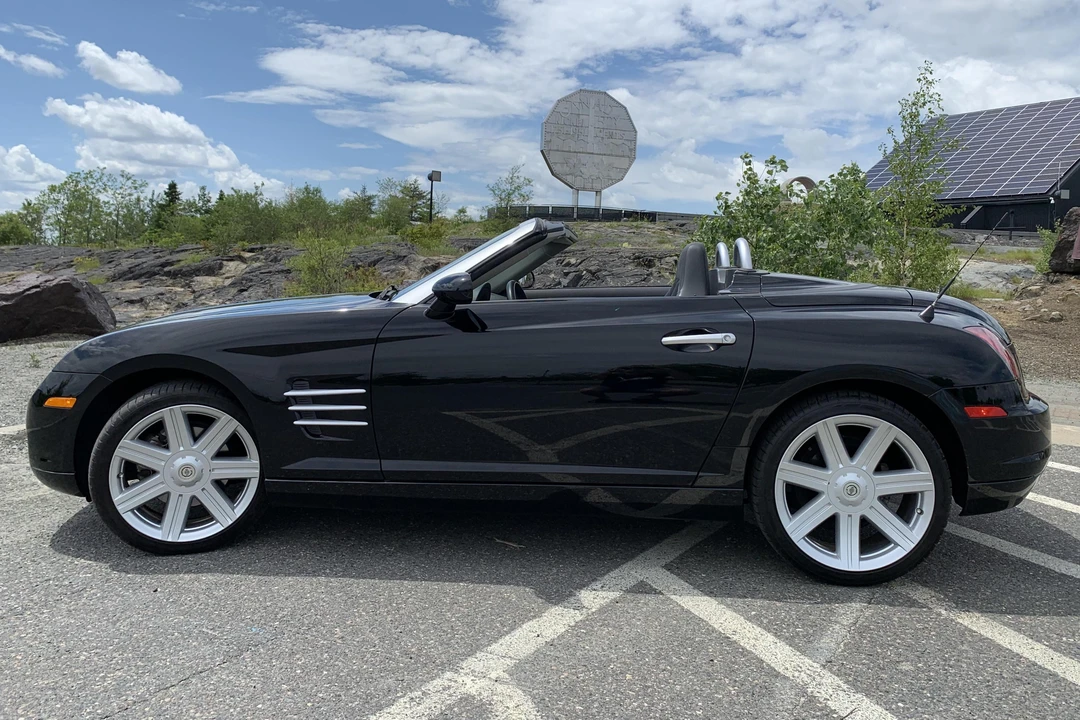 2005 Chrysler Crossfire - Image 3 of 31