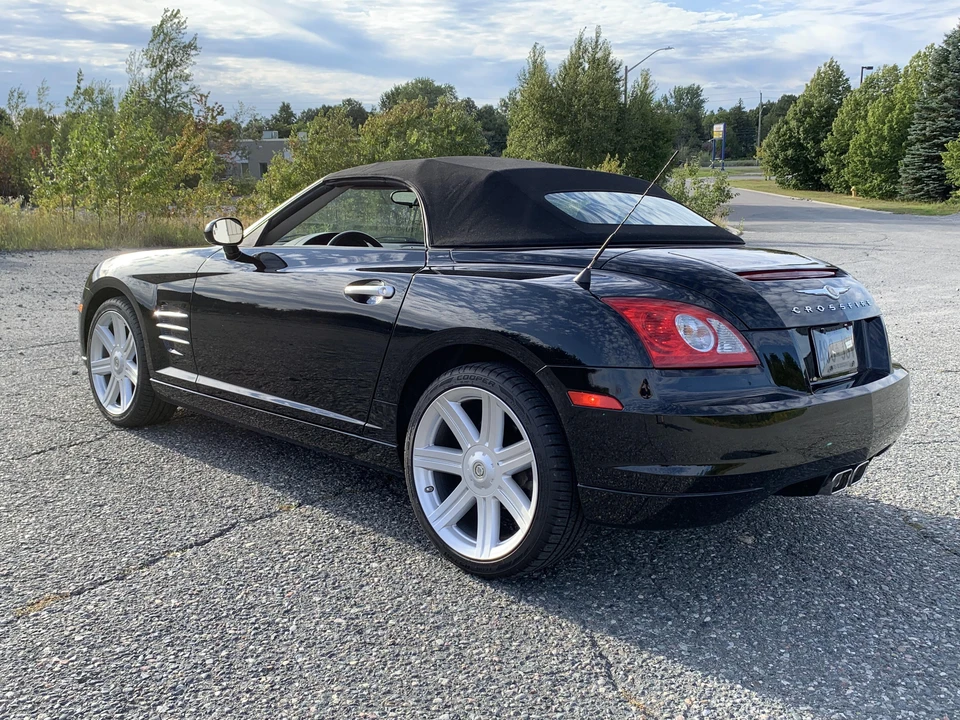 2005 Chrysler Crossfire - Image 16 of 31