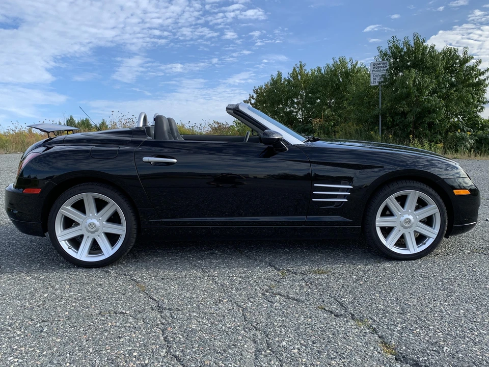 2005 Chrysler Crossfire - Image 26 of 31