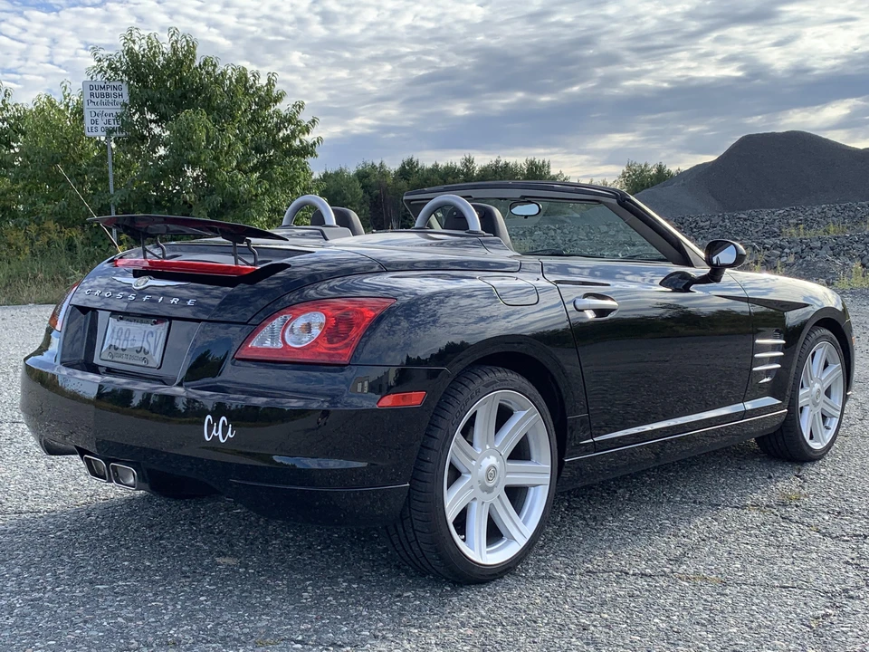 2005 Chrysler Crossfire - Image 22 of 31