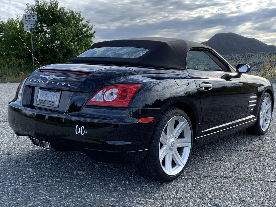 2005 Chrysler Crossfire - Image 21 of 31