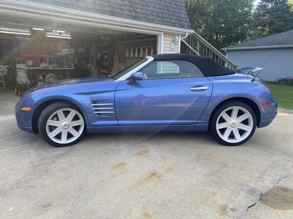 2005 Chrysler Crossfire - Image 12 of 31