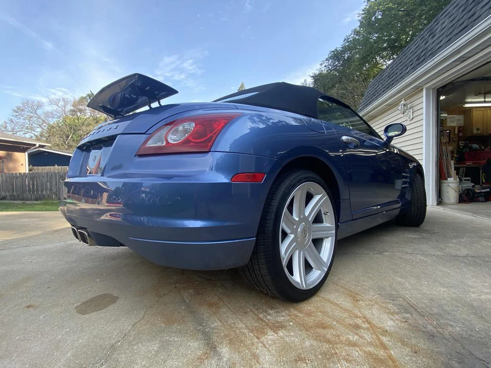 2005 Chrysler Crossfire - Image 18 of 31