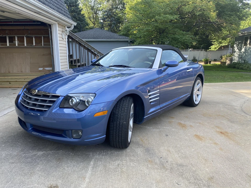 2005 Chrysler Crossfire - Image 10 of 31