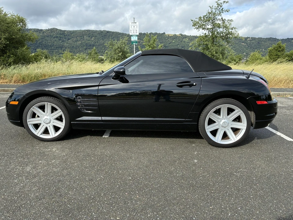2005 Chrysler Crossfire - Image 25 of 31