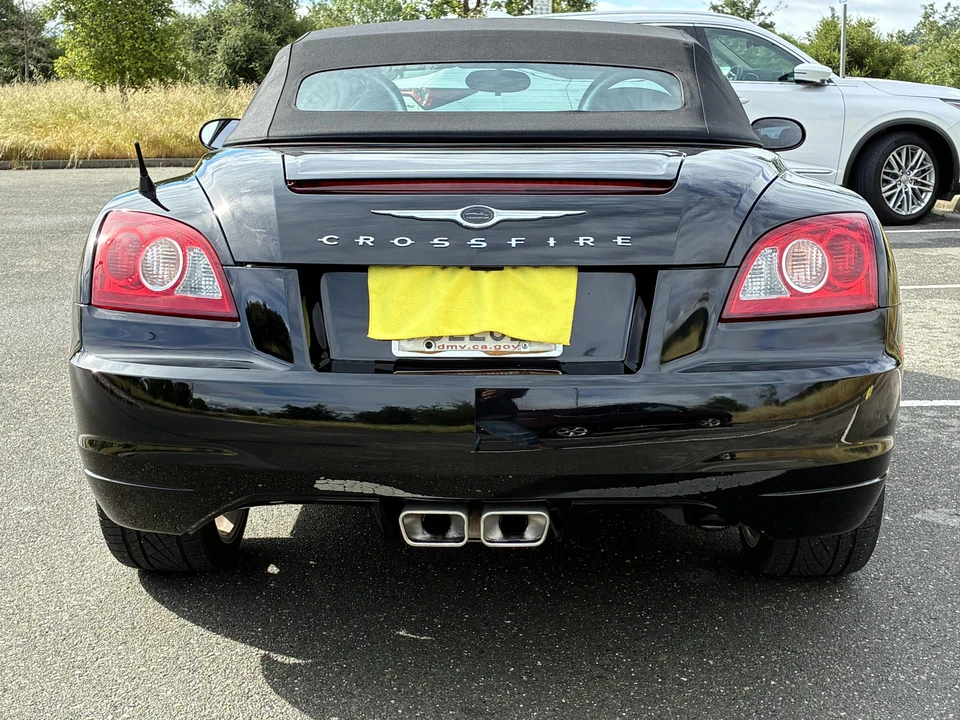 2005 Chrysler Crossfire - Image 23 of 31