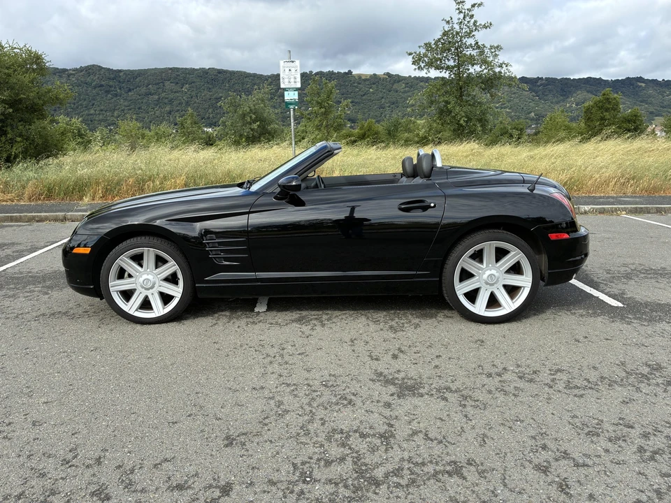 2005 Chrysler Crossfire - Image 16 of 31