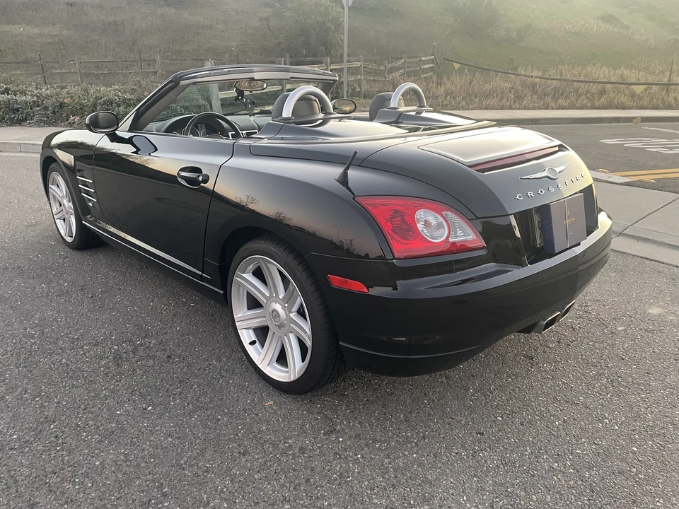 2005 Chrysler Crossfire - Image 13 of 31