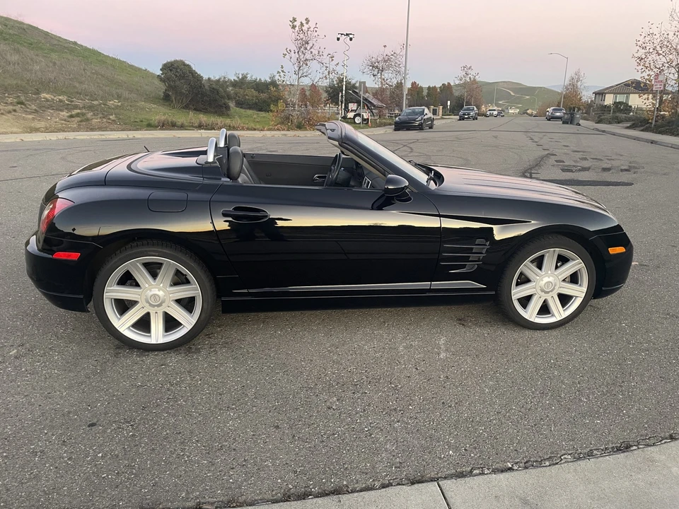2005 Chrysler Crossfire - Image 7 of 31