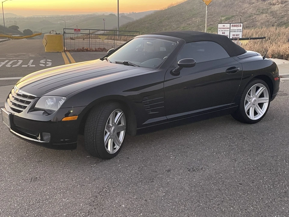 2005 Chrysler Crossfire - Image 17 of 31