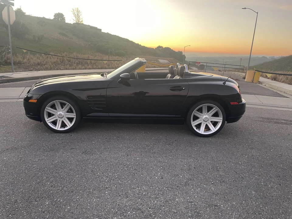 2005 Chrysler Crossfire - Image 15 of 31