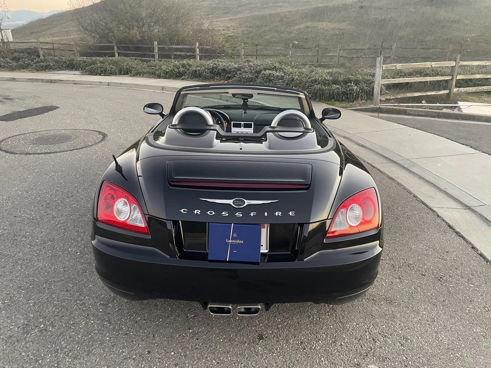 2005 Chrysler Crossfire - Image 11 of 31