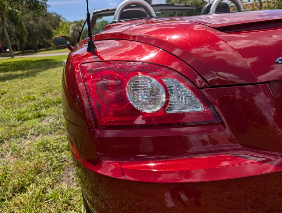 2005 Chrysler Crossfire - Image 23 of 31