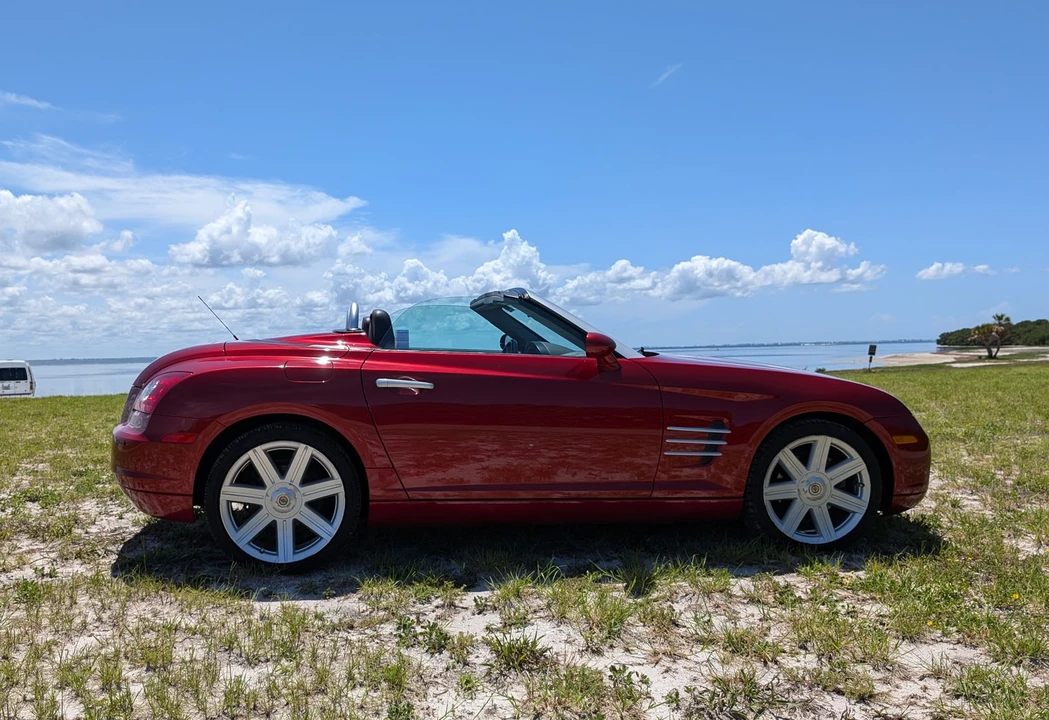 2005 Chrysler Crossfire - Image 6 of 31