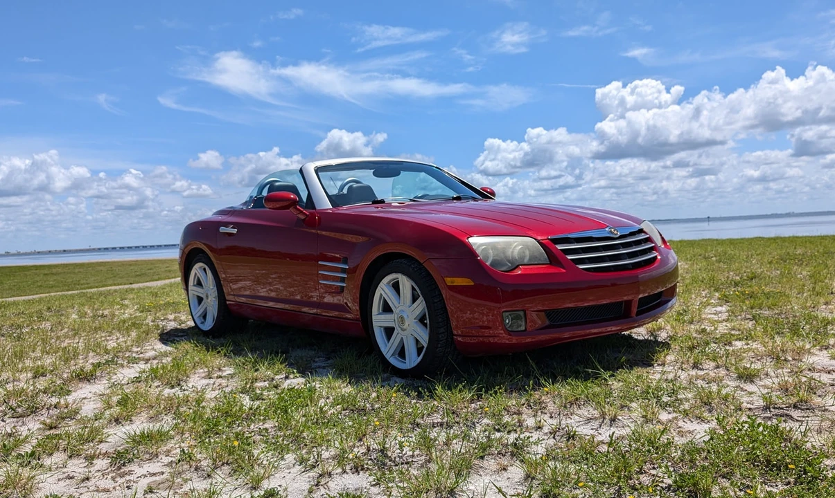 2005 Chrysler Crossfire - Image 8 of 31