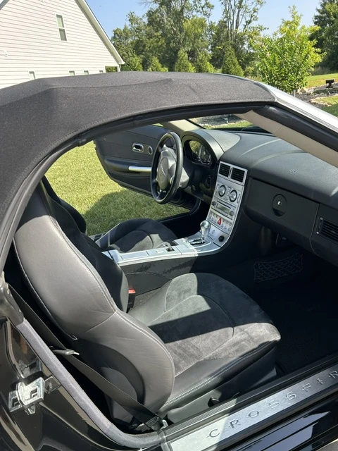 2005 Chrysler Crossfire - Image 6 of 15