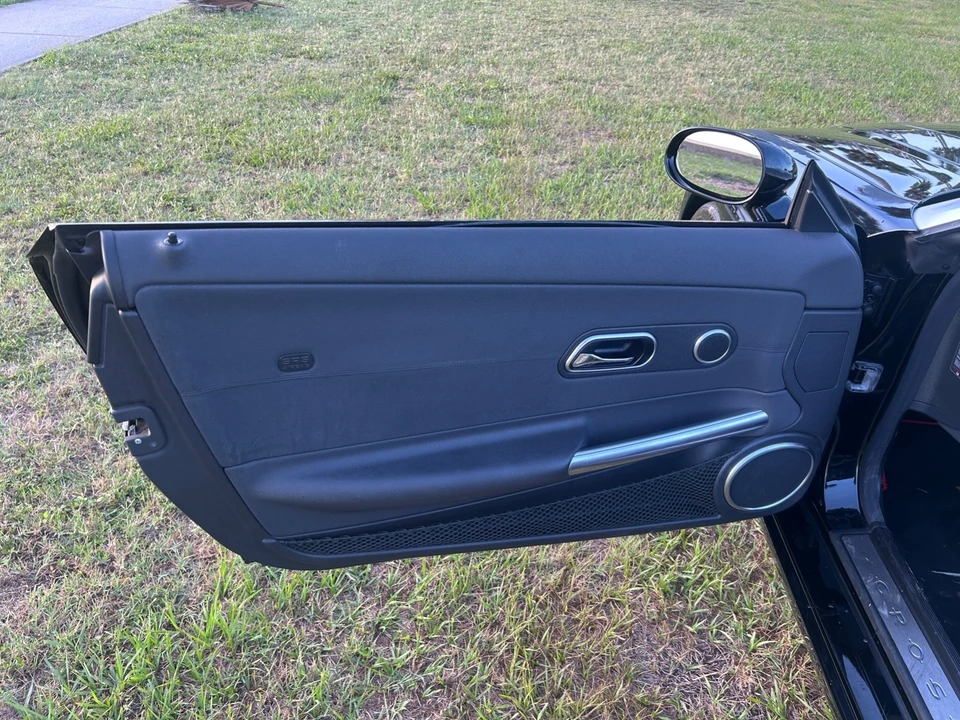 2005 Chrysler Crossfire - Image 10 of 20