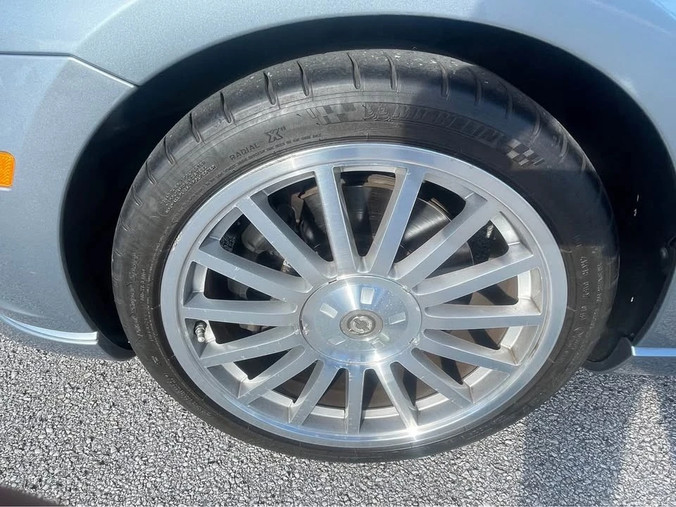 2005 Chrysler Crossfire - Image 17 of 23