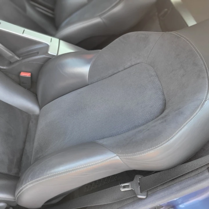 2005 Chrysler Crossfire - Image 24 of 31