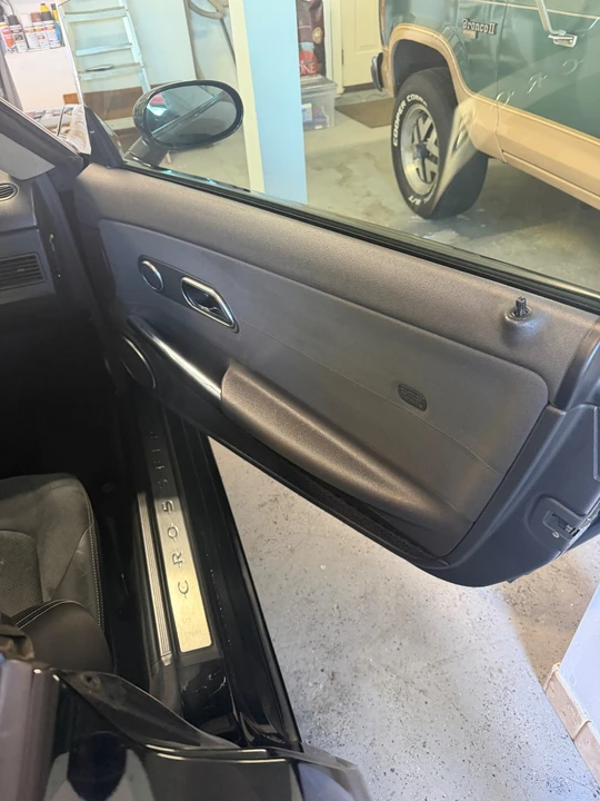 2005 Chrysler Crossfire - Image 17 of 31