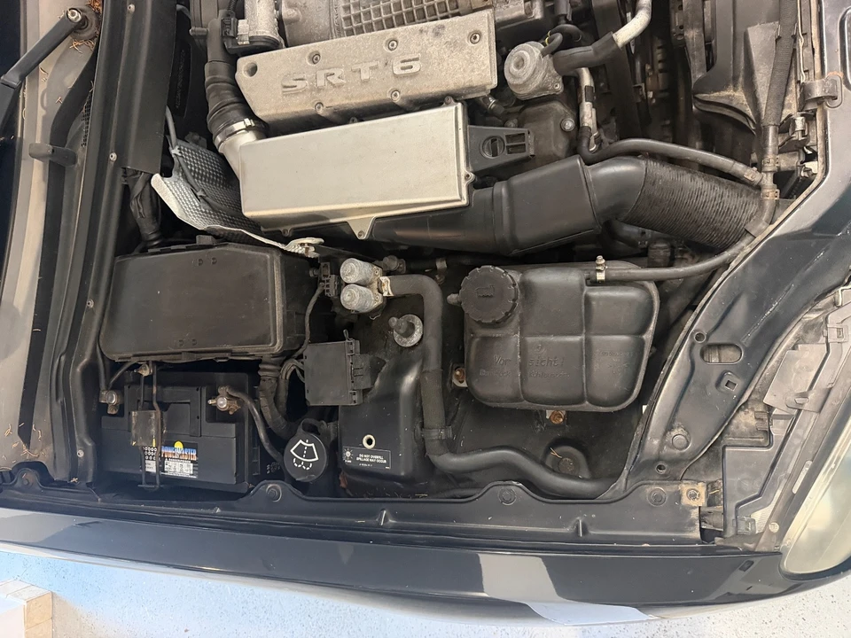 2005 Chrysler Crossfire - Image 28 of 31