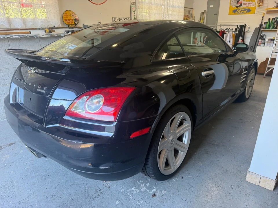 2005 Chrysler Crossfire - Image 4 of 31
