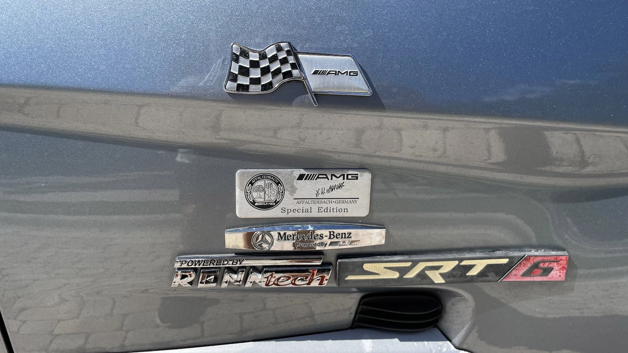 2005 Chrysler Crossfire - Image 10 of 14
