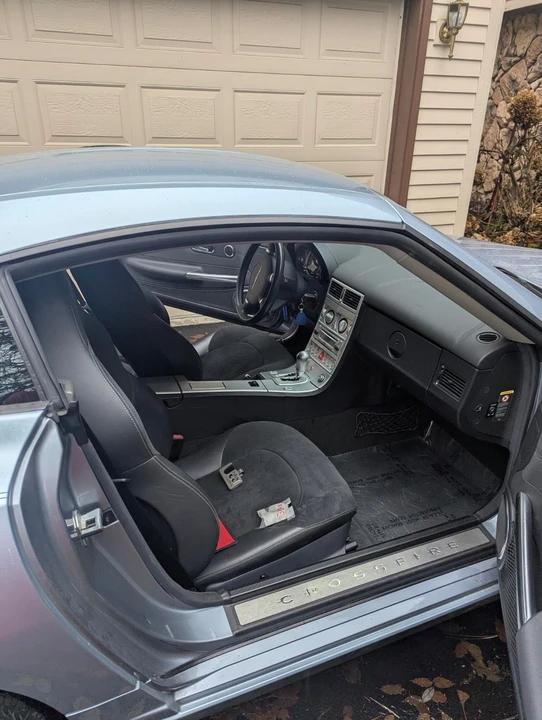 2005 Chrysler Crossfire - Image 9 of 11