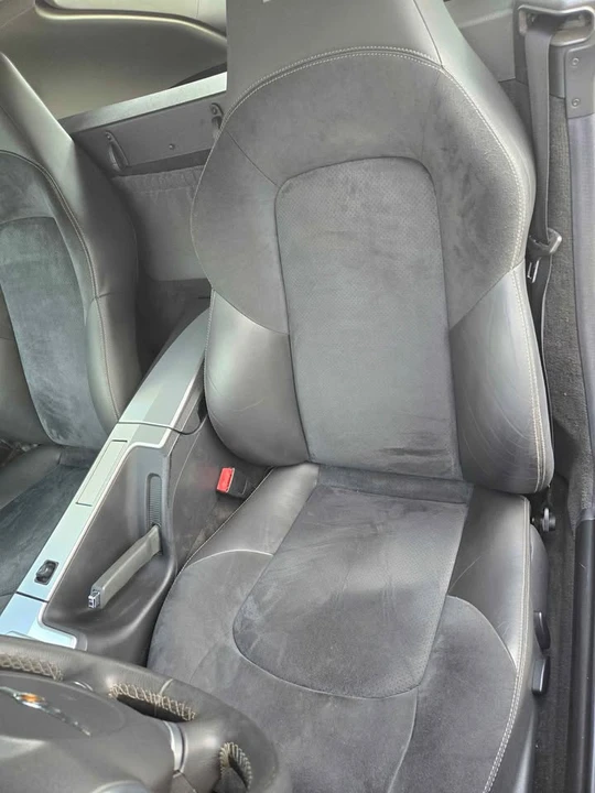 2005 Chrysler Crossfire - Image 7 of 9