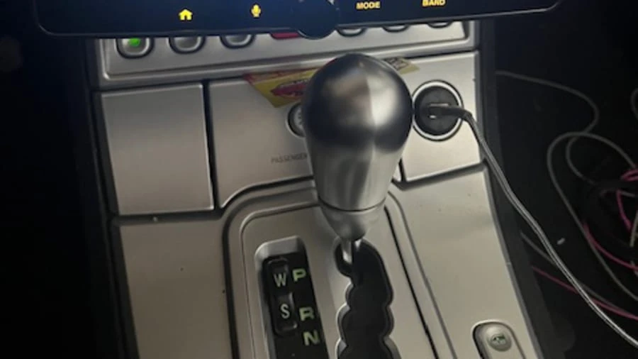 2005 Chrysler Crossfire - Image 11 of 13
