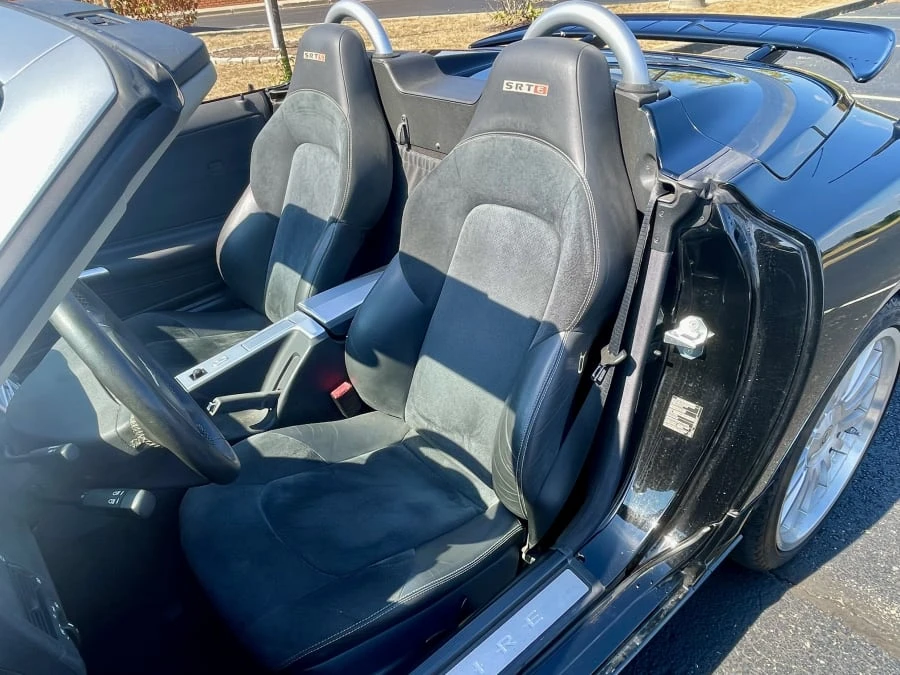 2005 Chrysler Crossfire - Image 17 of 21