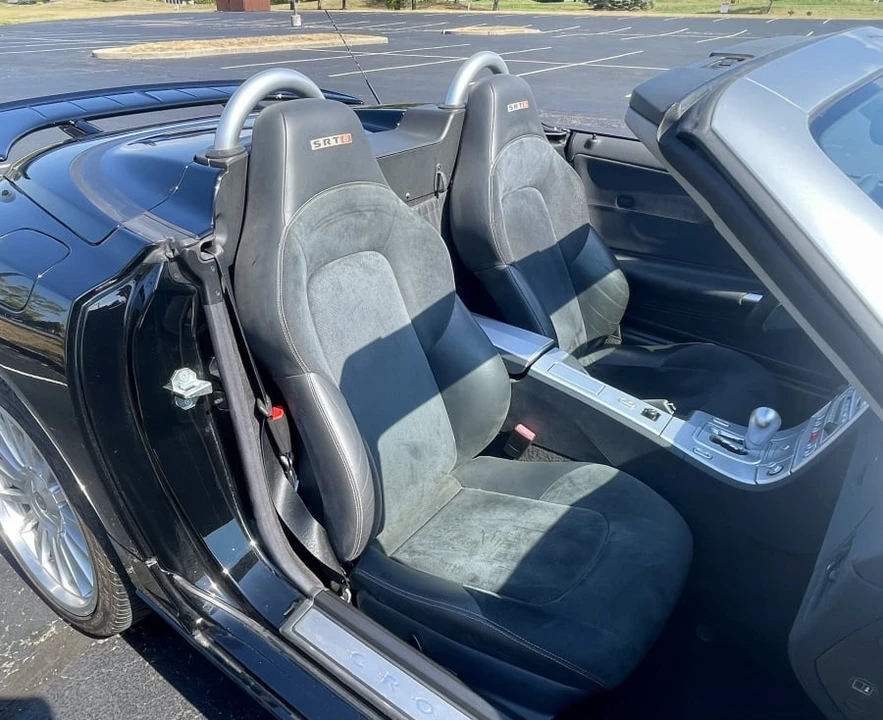 2005 Chrysler Crossfire - Image 16 of 21