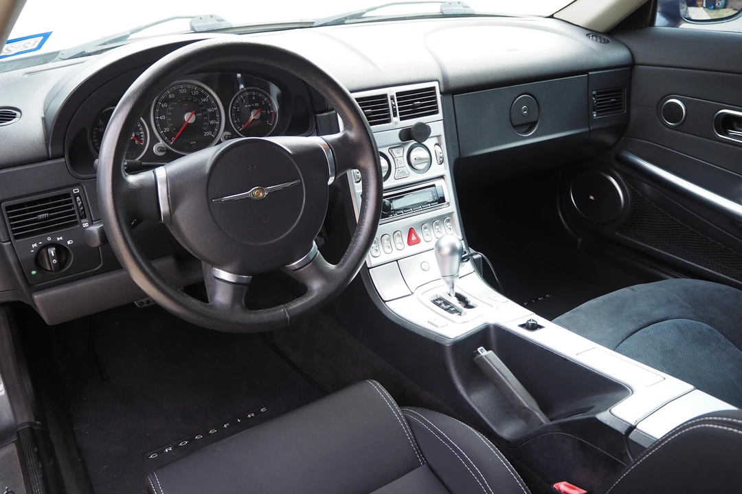 2005 Chrysler Crossfire - Image 30 of 31
