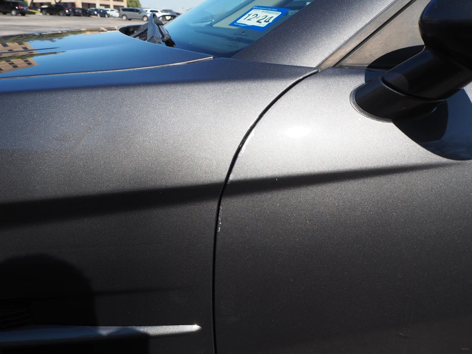 2005 Chrysler Crossfire - Image 18 of 31