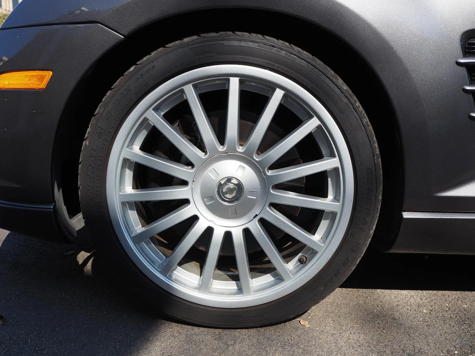 2005 Chrysler Crossfire - Image 26 of 31