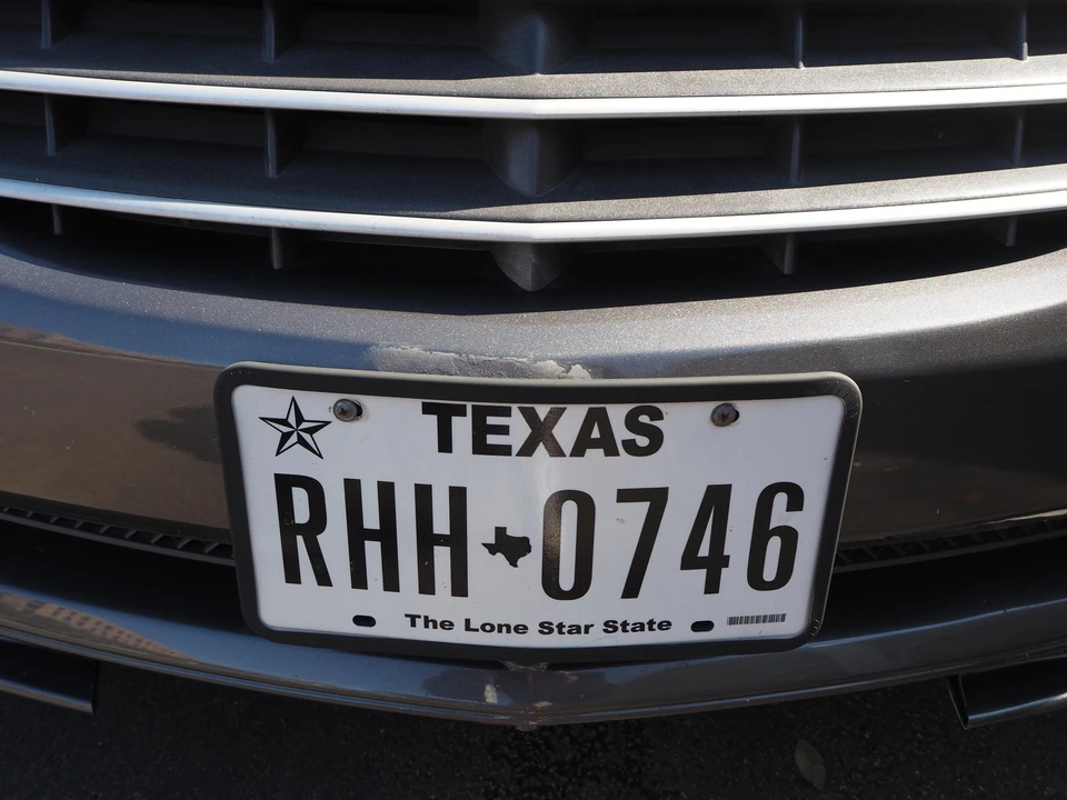 2005 Chrysler Crossfire - Image 14 of 31