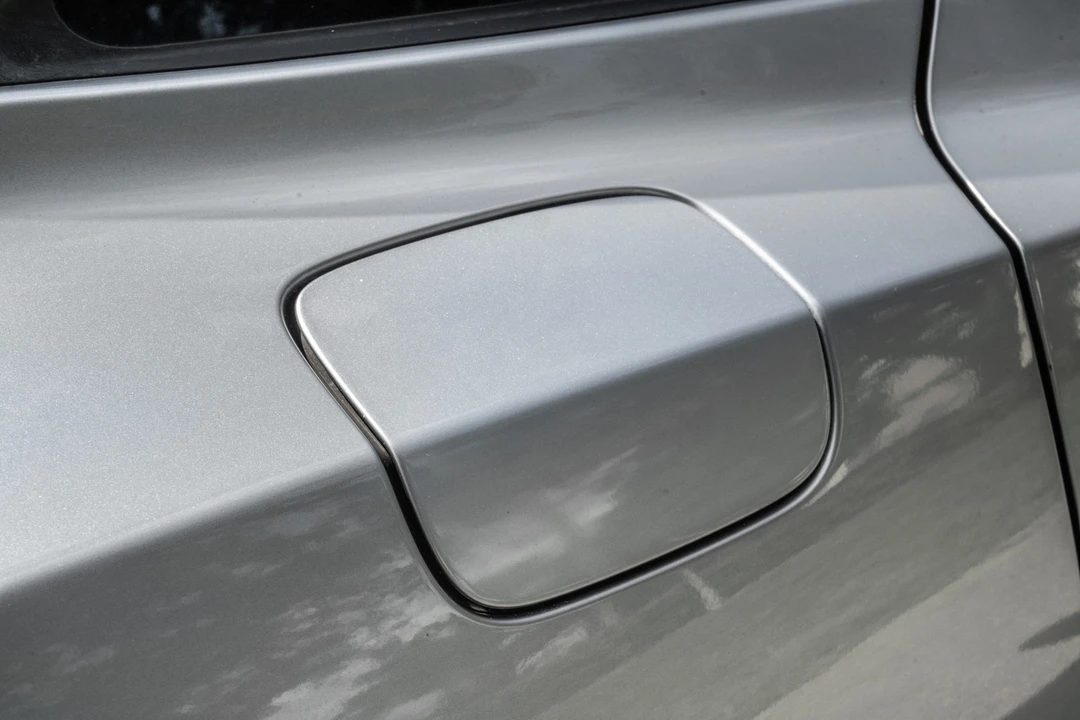 2005 Chrysler Crossfire - Image 29 of 31