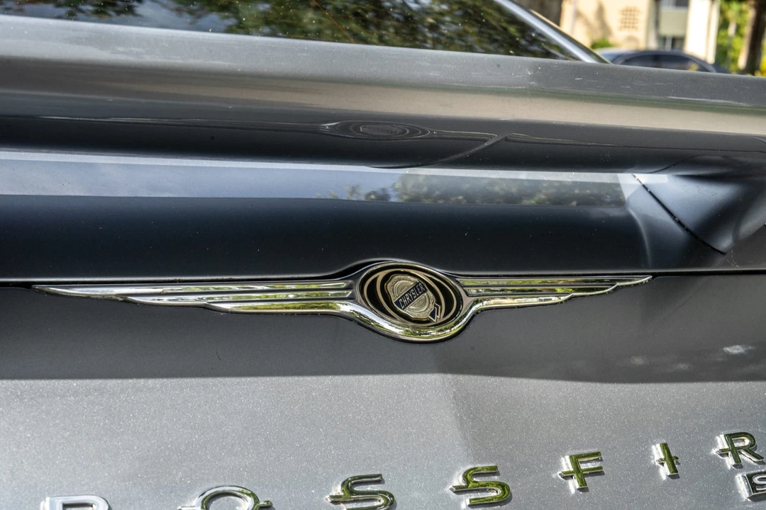 2005 Chrysler Crossfire - Image 24 of 31