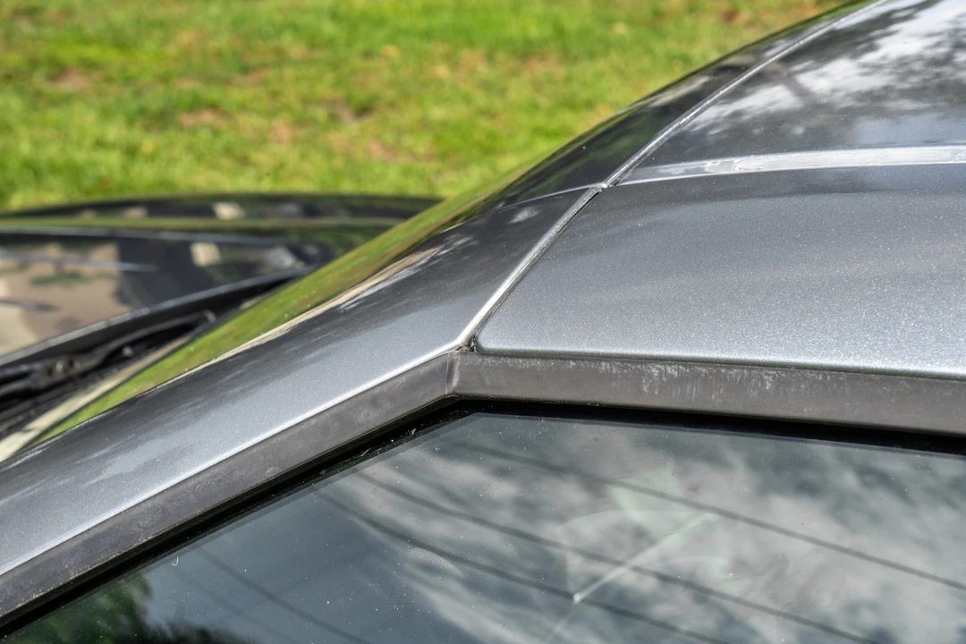 2005 Chrysler Crossfire - Image 17 of 31