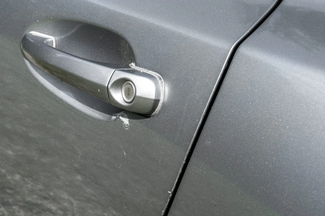 2005 Chrysler Crossfire - Image 21 of 31