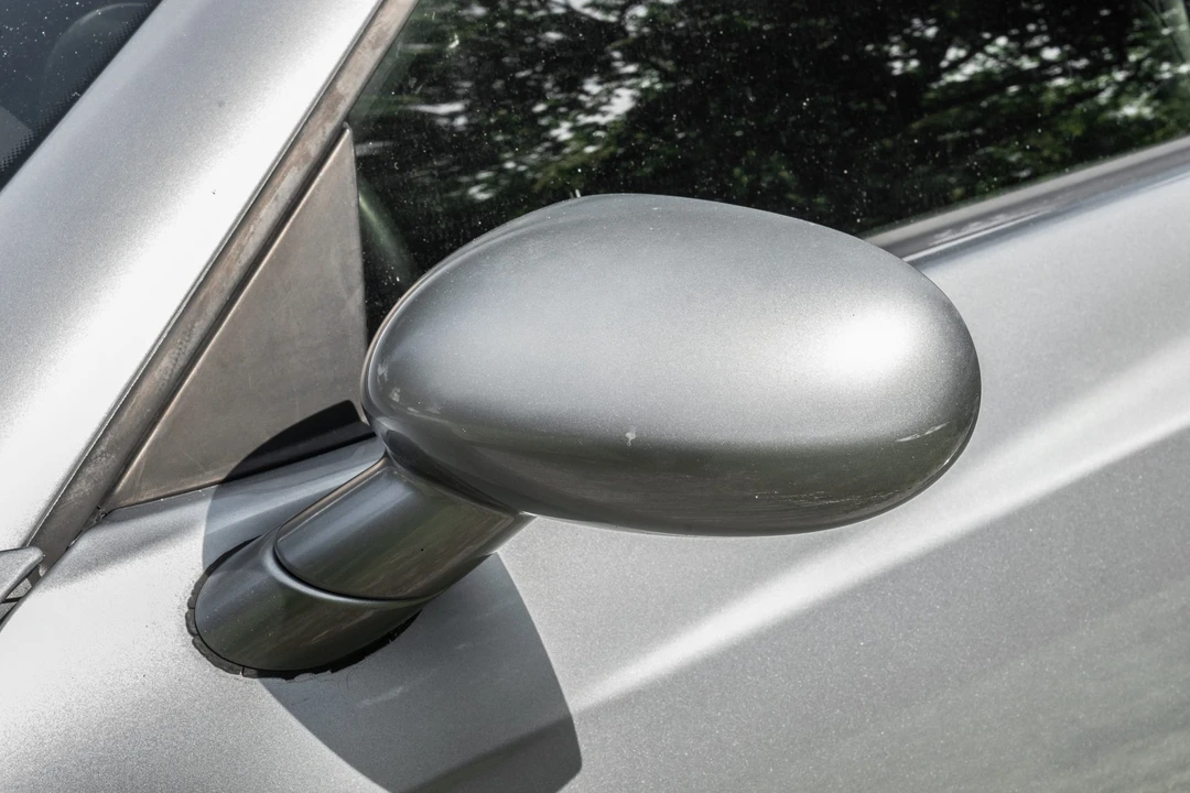 2005 Chrysler Crossfire - Image 15 of 31