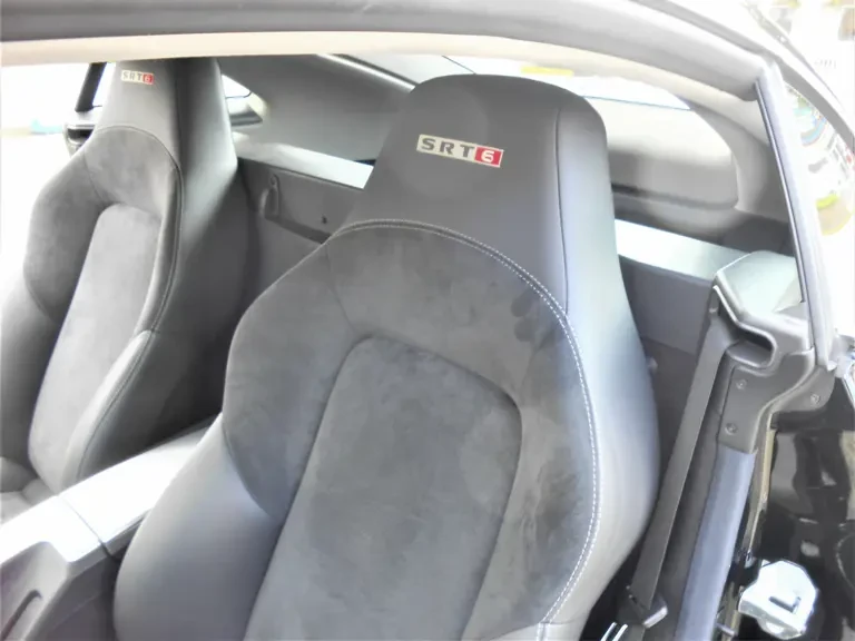 2005 Chrysler Crossfire - Image 12 of 17