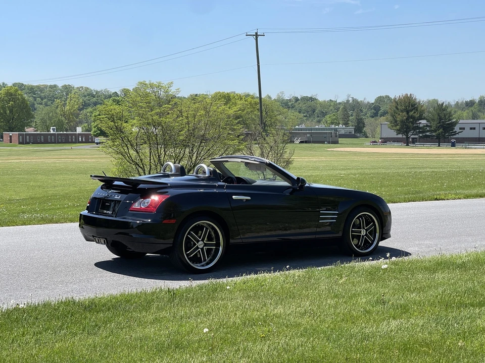 2005 Chrysler Crossfire - Image 19 of 31