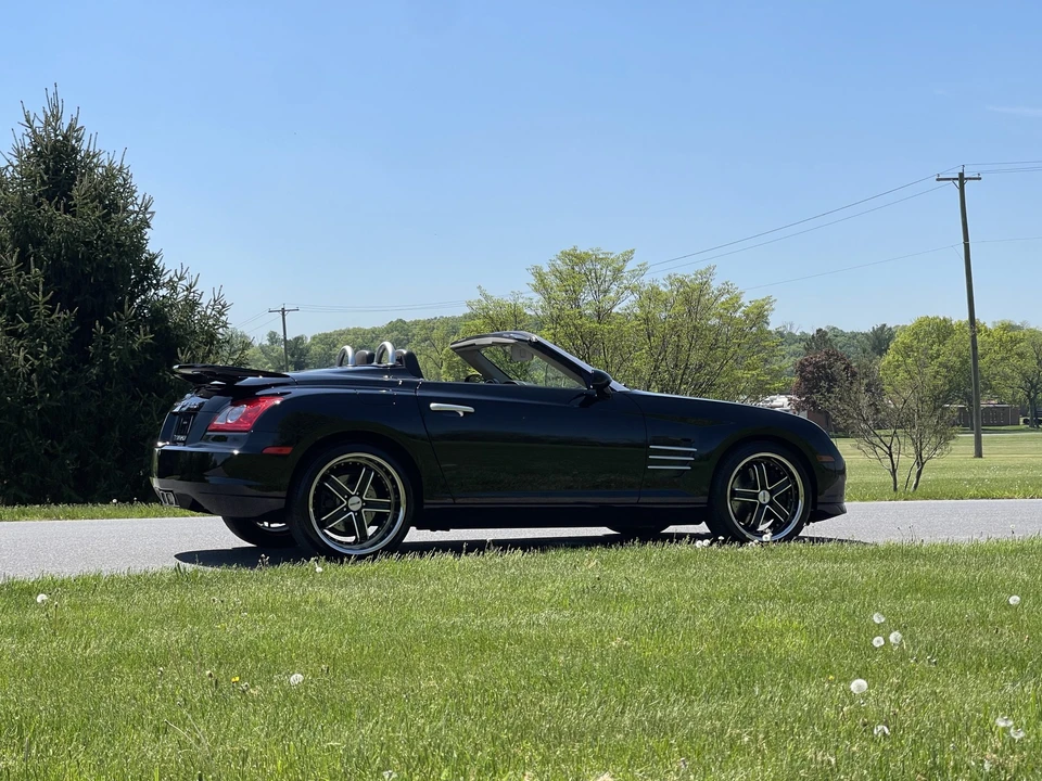 2005 Chrysler Crossfire - Image 16 of 31