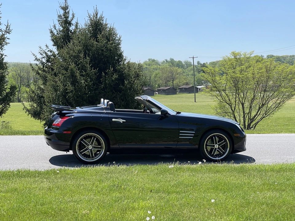2005 Chrysler Crossfire - Image 15 of 31