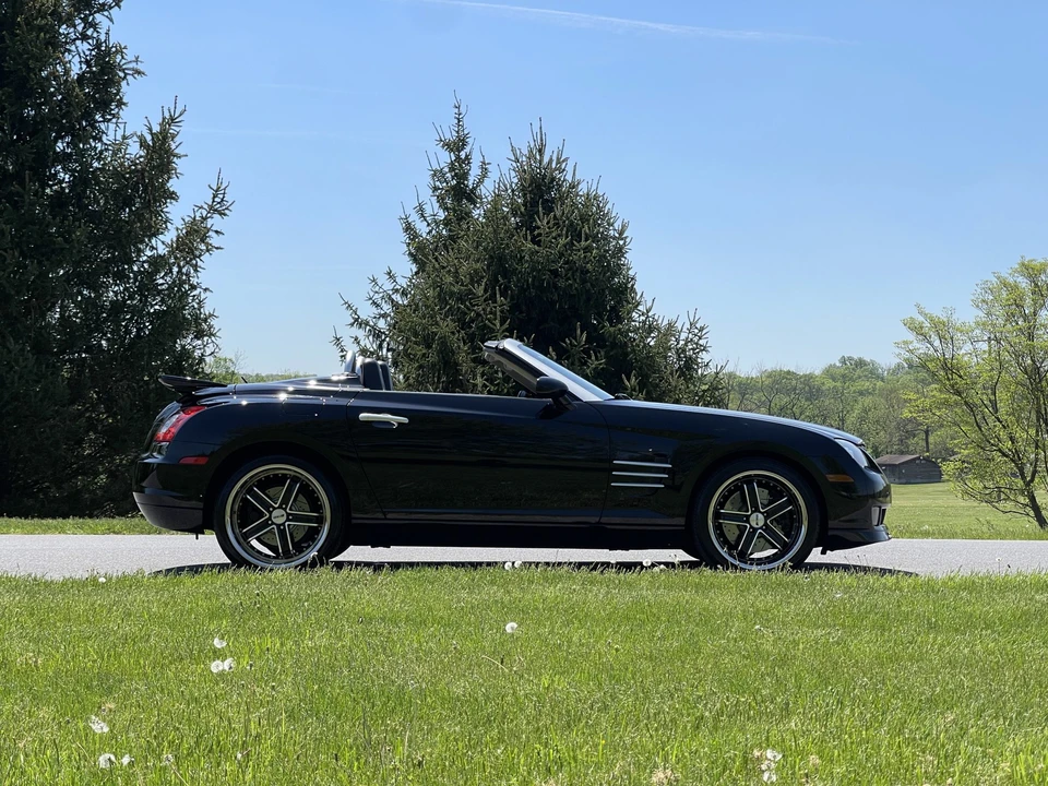 2005 Chrysler Crossfire - Image 12 of 31